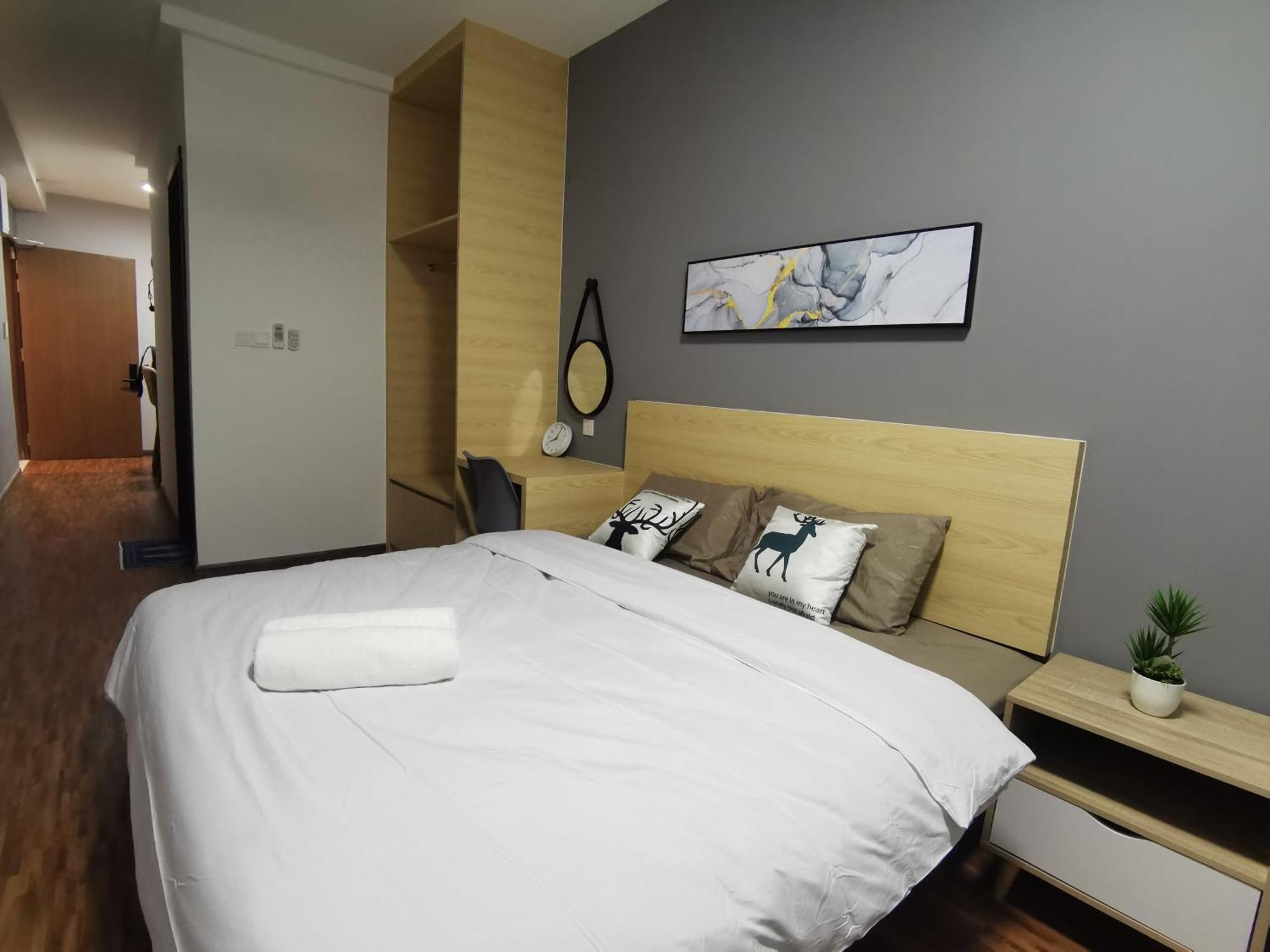 K Avenue B09 King Bed * Donggongon