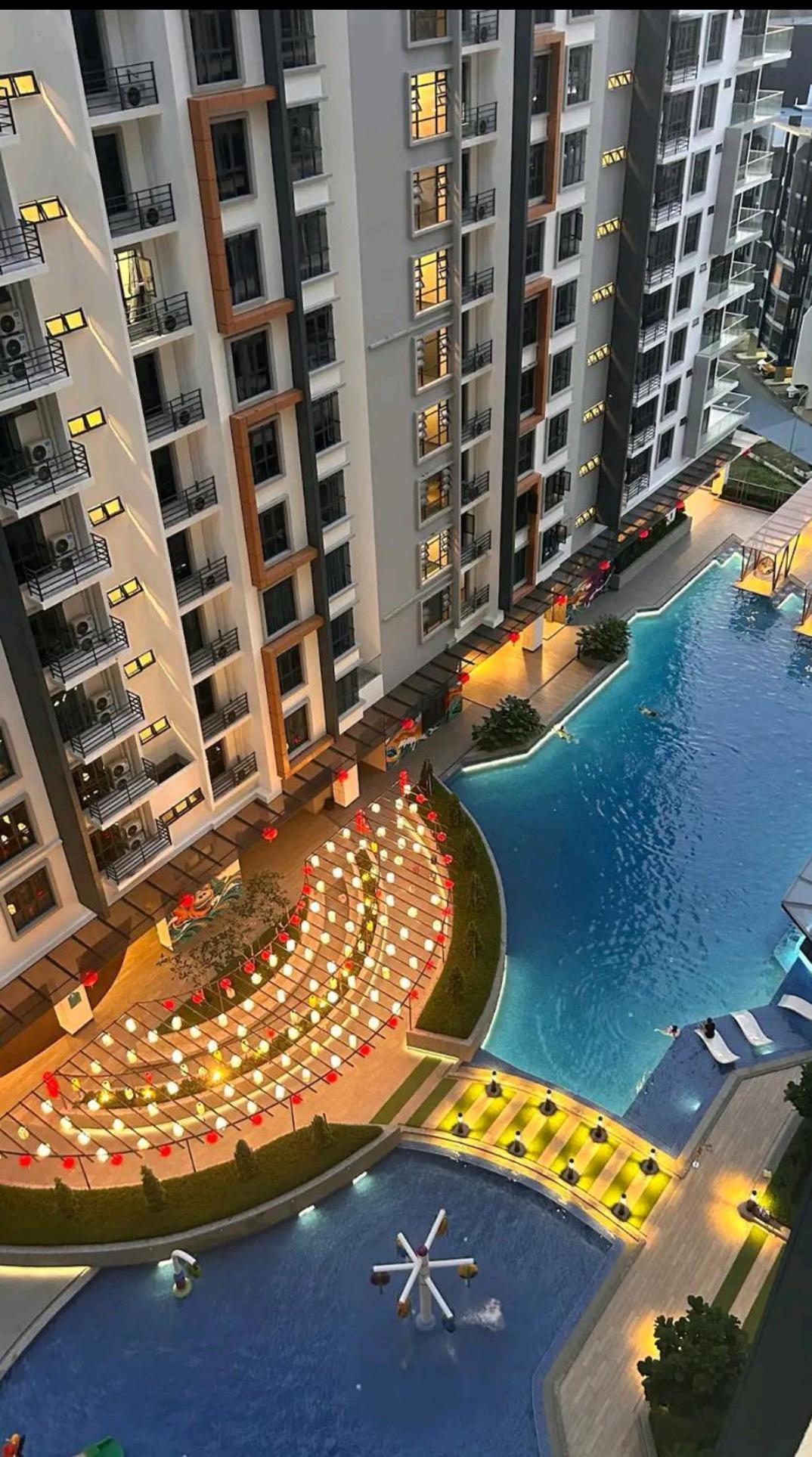 K Avenue B09 King Bed Apartment