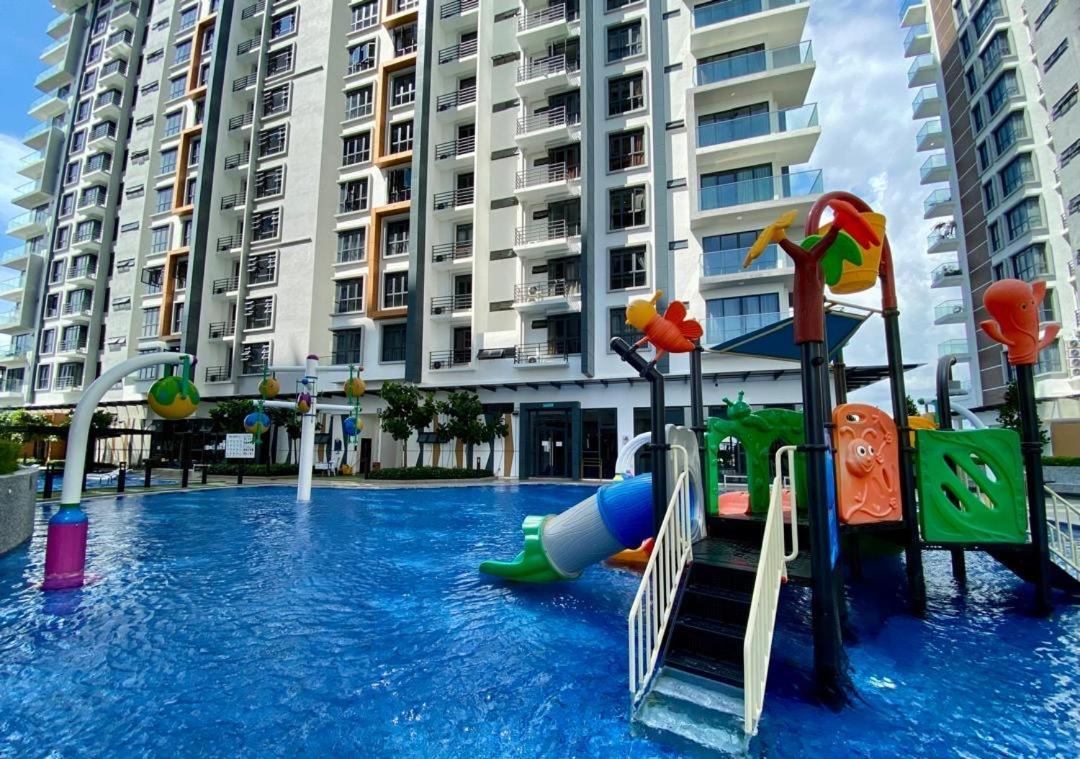 K Avenue B09 King Bed Donggongon