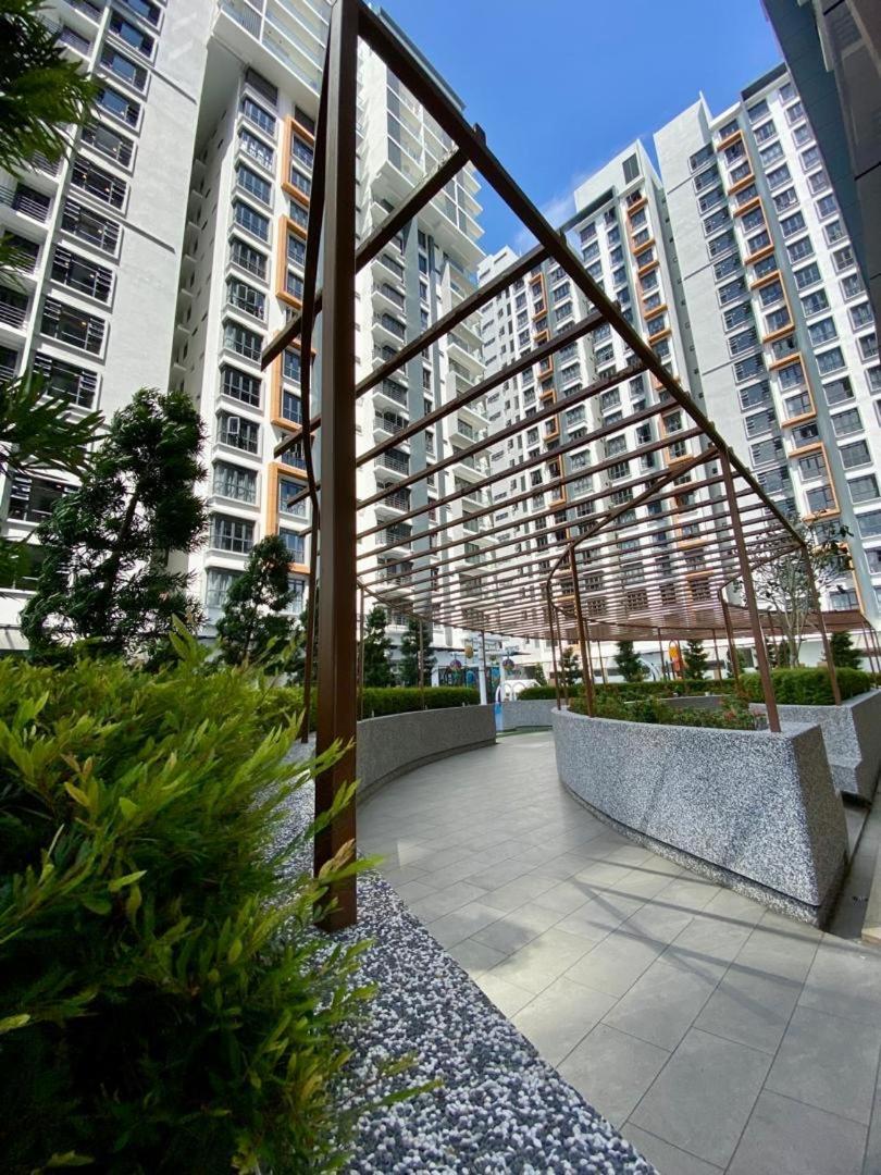 Apartment K Avenue B09 King Bed