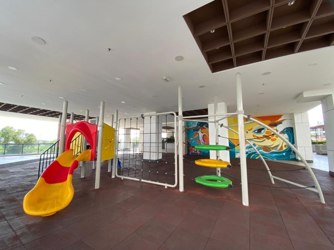 K Avenue B09 King Bed * Donggongon