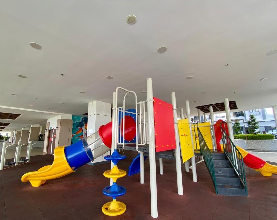 K Avenue B09 King Bed Apartment *