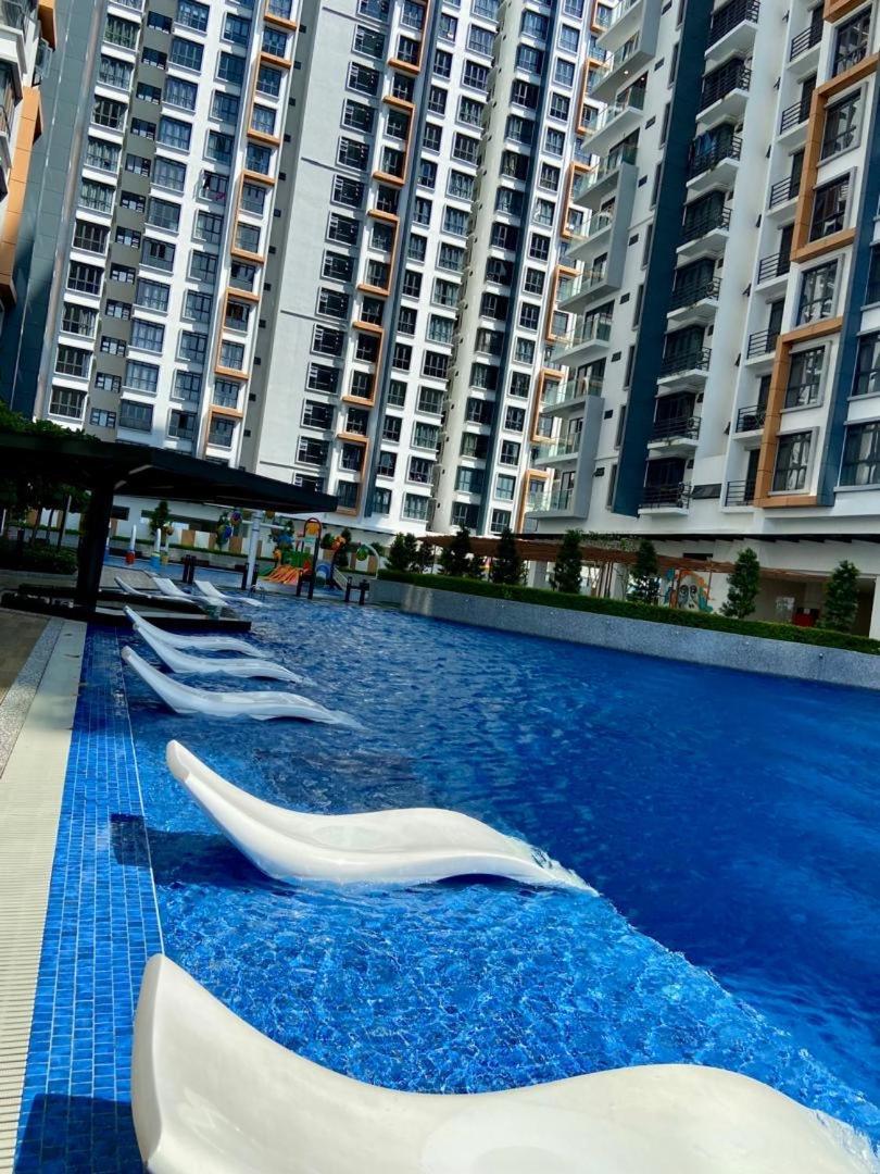 K Avenue B09 King Bed * Donggongon