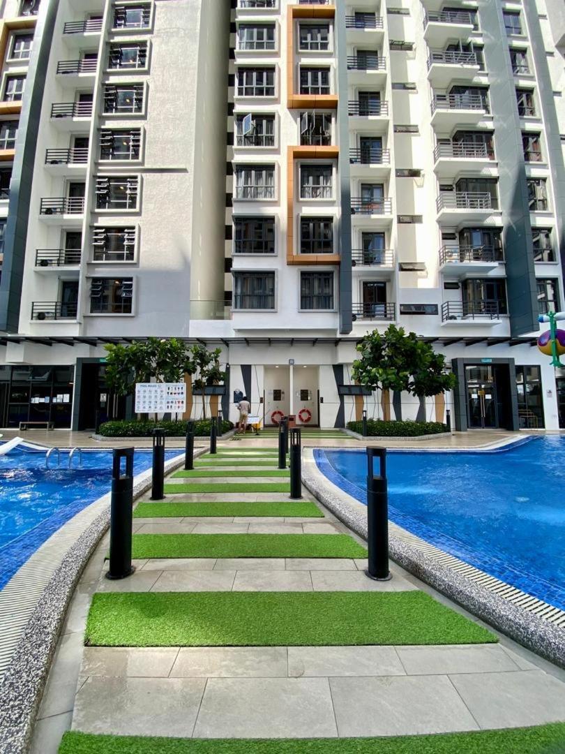 Apartment K Avenue B09 King Bed *